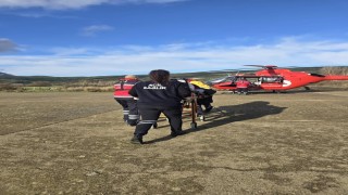 Gökçeadada rahatsızlanan hasta helikopter ambulansla Çanakkaleye sevk edildi