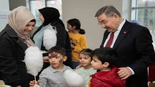 Gölbaşı Belediyesi çocuklarla şenlik alanında buluştu
