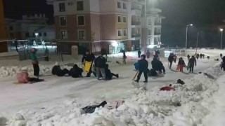 Gölbaşı ilçesinde vatandaşların kar keyfi