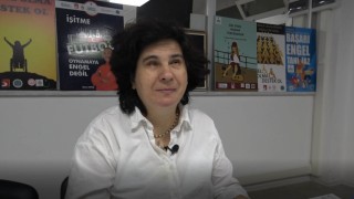 Görme engelli 3 çocuk annesi Çiler Kocamanın Braille alfabesiyle okuma azmi