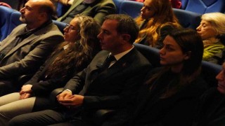 Görme Engelli Ressamın Braille tekniğiyle yaptığı resimler beğeni topladı