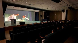 Görme görme engelliler için betimlemeli film gösterimi