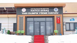 Göztepe Hatice Akbaş Yarı Olimpik Yüzme Havuzunda yeni dönem eğitimleri