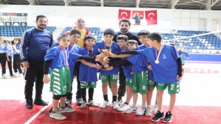 Hakkaride Küçükler Voleybol İl Birinciliği sona erdi