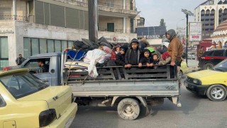 Halepte siviller bombaların altında tahliye ediliyor