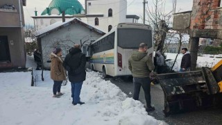 Halk otobüsü eve daldı; büyük bir faciadan dönüldü