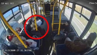 Halk otobüsü şoförü kalp krizi geçiren yolcuyu hastaneye yetiştirdi