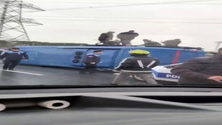 Hasdal yolu Kemerburgaz istikametinde cezaevi aracı devrildi. İhbar sonrası bölgeye çok sayıda ekip sevk edildi.