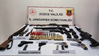 Havaya ateş edip sosyal medyada yayınlayan 8 kişi yakalandı