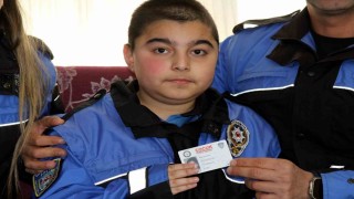 Hayaline kavuştu polis oldu
