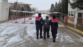 Hırsızlık suçundan 15 yıl cezayla aranan şahıs yakalandı