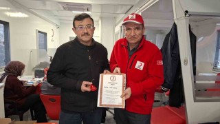 Hisarcıkta 15 ünite kan bağışlayan vatandaşa bronz madalya