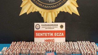 Hoparlörde binlerce uyuşturucu hap ele geçirildi: 2 tutuklama