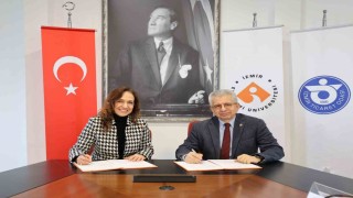 İEÜ ile Karşıyaka buluştu, kazanan çocuklar oldu