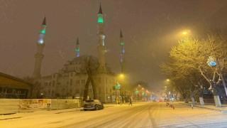 Iğdırda kar yağışı etkisini sürdürüyor