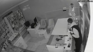 Iğdırda telefon satış mağazasına gece hırsızlığı