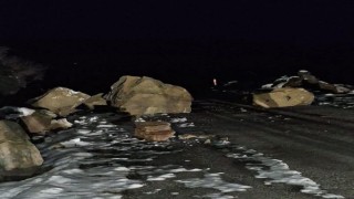İki köye ulaşım sağlayan yol kapandı