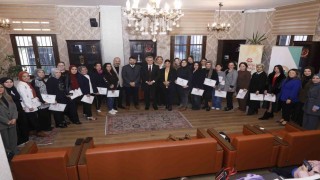 İlkadımda kursiyerlerin sertifika heyecanı