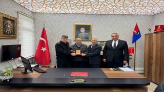 İnegöllü çiftçi 70 milyonluk mal varlığını jandarmaya bağışladı