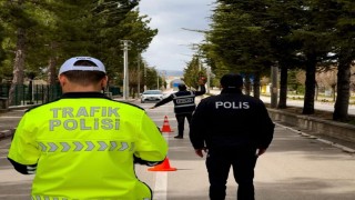 Ispartada son bir haftalık polis denetimlerinde 52 aranan şahıs yakalandı