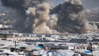 İsrailin Gazzede yerleşim yerlerine yönelik saldırılarında can kaybı 31e yükseldi