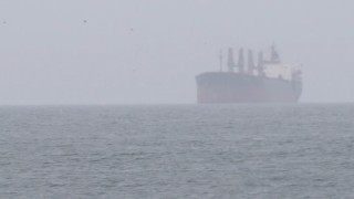 İstanbul Boğazında makine arızası yapan gemi Ahırkapıya demirletildi
