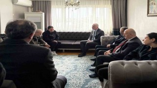 İstanbul Valisi Davut Gül, Güngörende uğradığı bıçaklı saldırı sonucu hayatını kaybeden Atlas Çağlayanın ailesini ziyaret etti