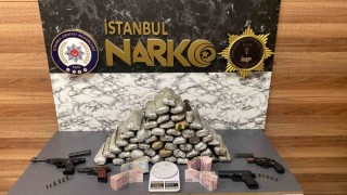İstanbul ve Yalovada eş zamanlı operasyon: Tıra zulalanmış uyuşturucu madde ele geçirildi