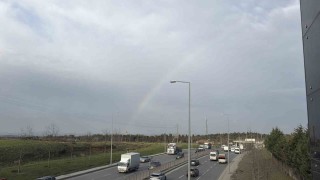 İstanbulda gökkuşağı trafikte görsel şölen oluşturdu