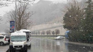 İstanbulda kar yağışı aralıklarla etkisini sürdürüyor