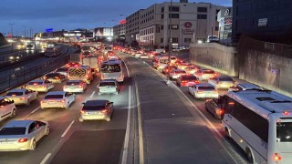 İstanbulda trafik yoğunluğu yüzde 83e ulaştı