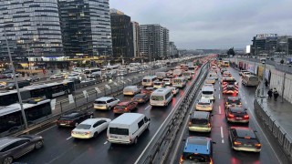 İstanbulda trafik yoğunluğu yüzde 87e ulaştı