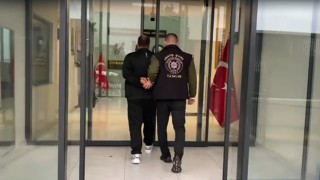 İzmirde 27 yıl hapis cezasıyla aranan şahıs yakalandı