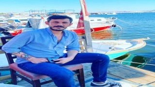 İzmirde devrilen motosikletin sürücüsü hayatını kaybetti