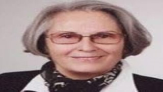 İzmirde evlerinde ölü bulunan anne ve kızı son yolculuğuna uğurlandı