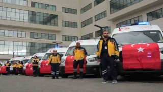 İzmirde sağlık filosuna 45 yeni ambulans