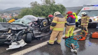 İzmirde zincirleme trafik kazası: Çin uyruklu 2 kişi yaralandı