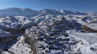 Jandarmadan kar altında filmleri aratmayan kurtarma operasyonu