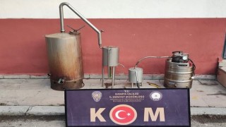 Kaçak alkol operasyonunda 577 litre el yapımı alkol ele geçirildi