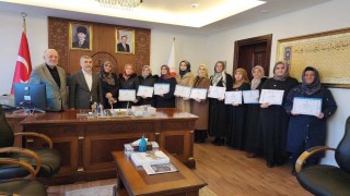 Kadın Kuran kursu öğreticilerine yönelik Talim ve Tashih-i Huruf Kursu tamamlandı