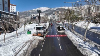 Kahramanmaraşta kar temizleme çalışmaları sürüyor