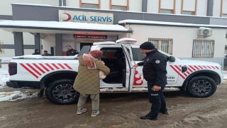 Kahtada sıcak yemek, çorba ve ekmek dağıtımı