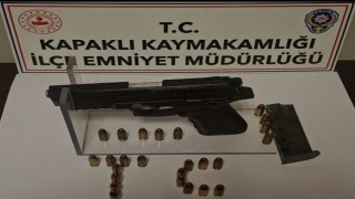 Kapaklıda 2 ruhsatsız tabanca ele geçti