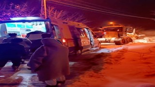 Kapalı köy yolunun açılmasıyla hasta hastaneye ulaştırıldı
