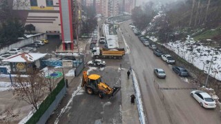 Karabük Belediyesi kar temizleme çalışmaları sürüyor