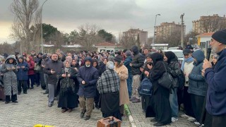 Karabükte öğrenci, öğretmen ve veliler umre için yola çıktı