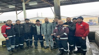 Karadeniz Ereğlide temizlik işleri ekipleri karla mücadelede tam kadro sahada
