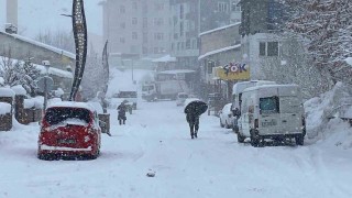 Karlıovada kar yağışı başladı