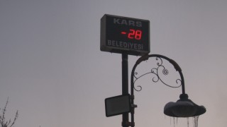 Kars buz tuttu: Termometreler eksi 28i gösterdi