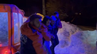 Karsta yaşlı hasta vatandaşa AFAD paletli amfibi aracıyla ulaştı